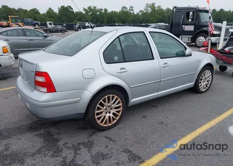2004 Volkswagen Jetta Gli from USA, damaged, VIN 3VWVH69M54M089779